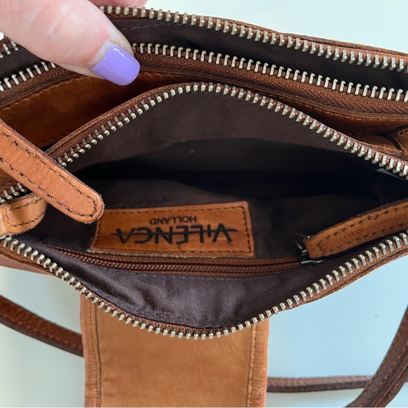 Vilenca Holland Crossbody - Picture 6 of 7